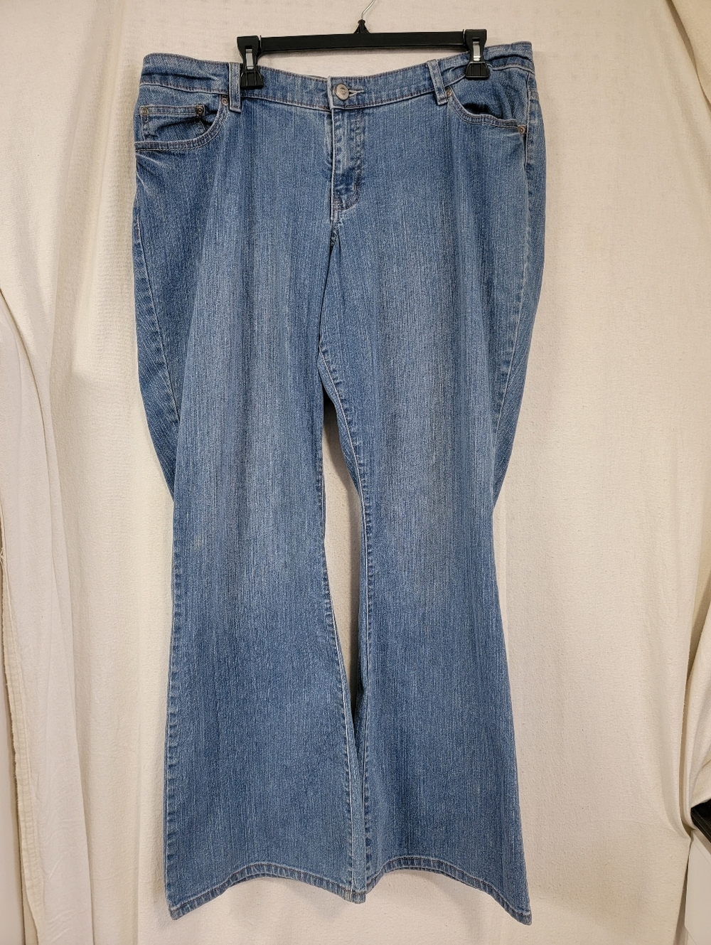Venezia Medium Blue Flared Jeans size 3 average